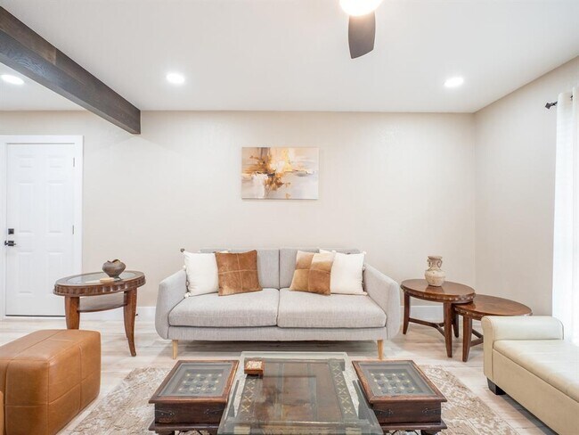 Building Photo - 8314 Bowling Green Dr