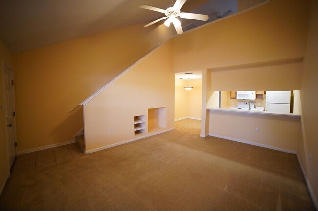 Building Photo - 2 Bd / 2 Ba with LOFT in Savannah Crossing!