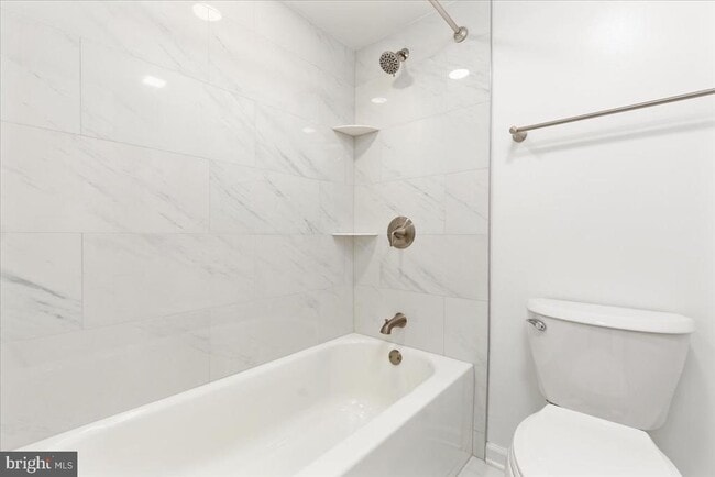 Building Photo - 900 N Stafford St