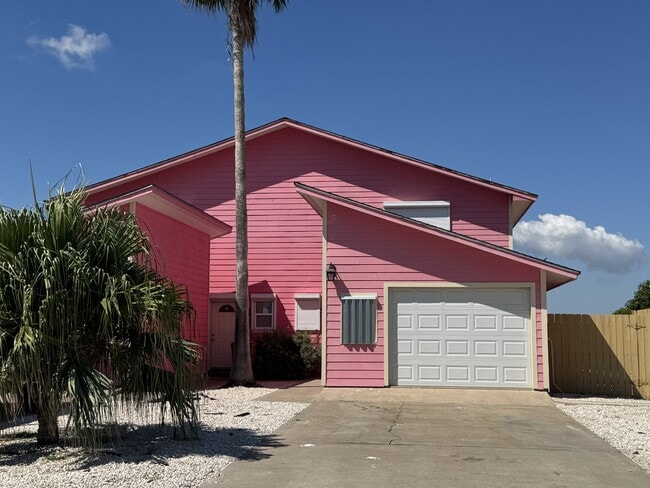 Building Photo - 15209 Cruiser St