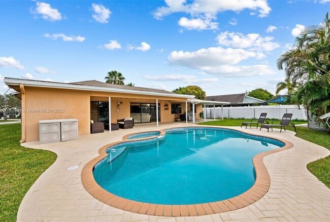 Building Photo - 1321 SW 129th Way