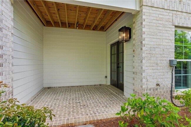 Building Photo - 427 Burton Dr