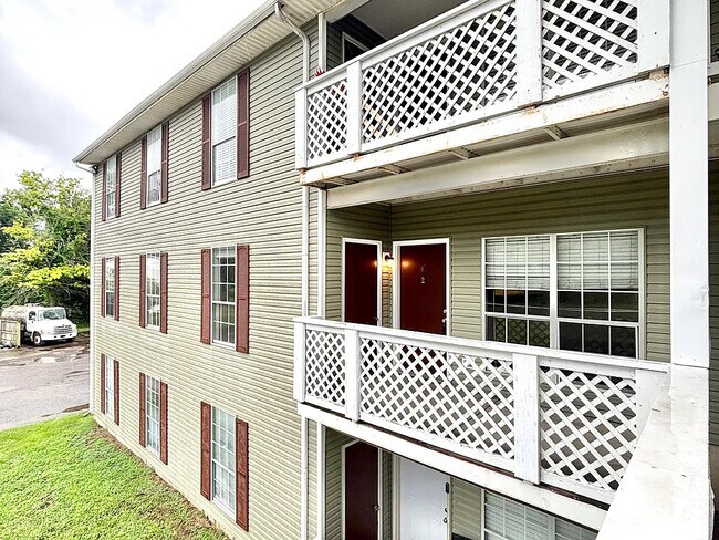 Building Photo - 1245 Old Lascassas Rd