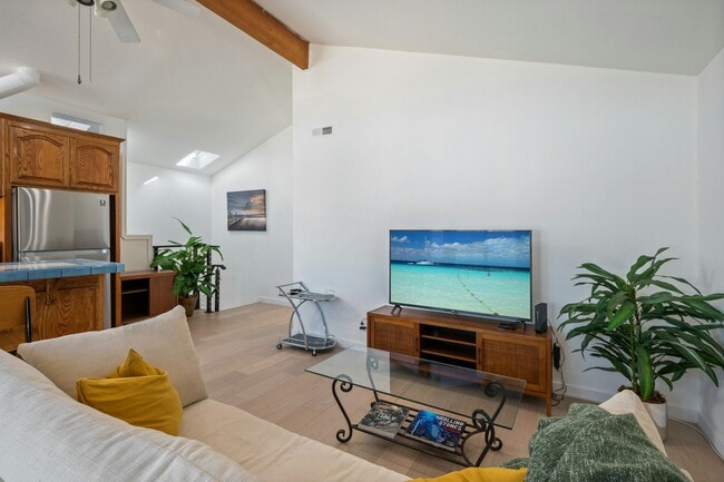 Building Photo - 208 Marine Ave