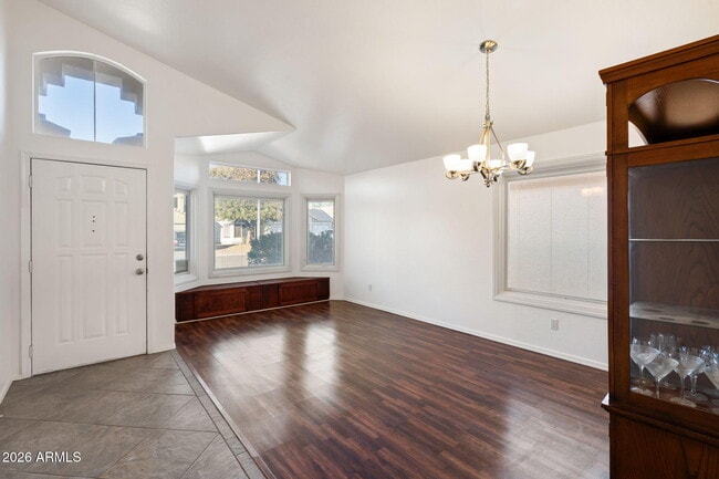 Building Photo - 523 W Kelton Ln