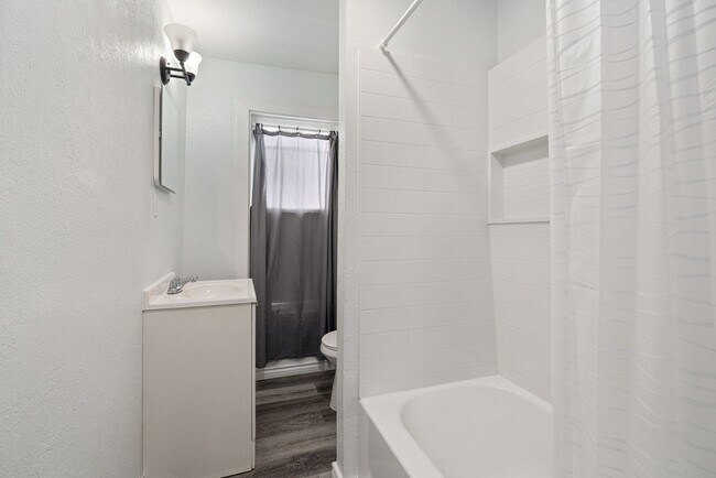 Building Photo - Unbeatable 4 Bedroom home in Greensburg available July 1!