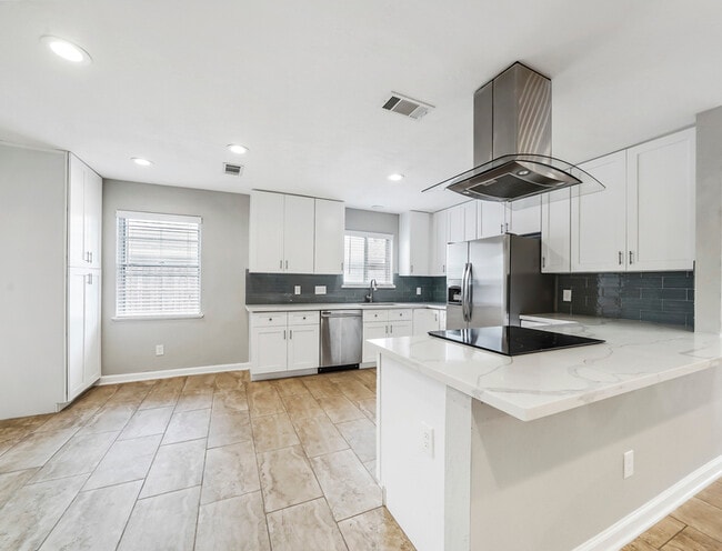 Building Photo - 5807 Burlinghall Dr