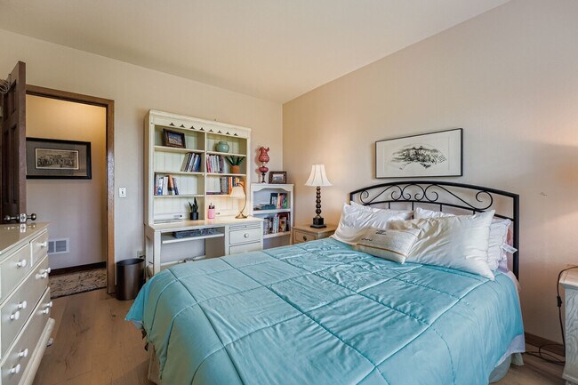 Building Photo - 776 Chimney Creek Dr