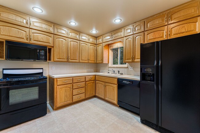 Building Photo - Spacious Duplex in Wheat Ridge!