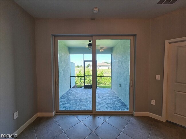 Building Photo - 20503 Hazelnut Ct S