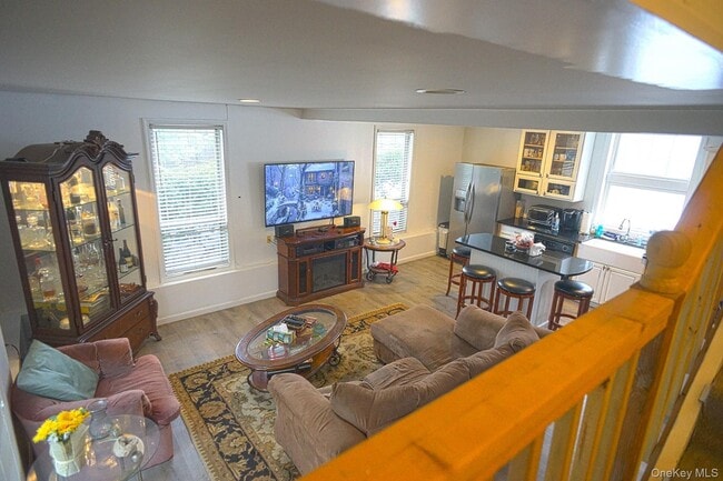 Building Photo - 336 Diddell Rd