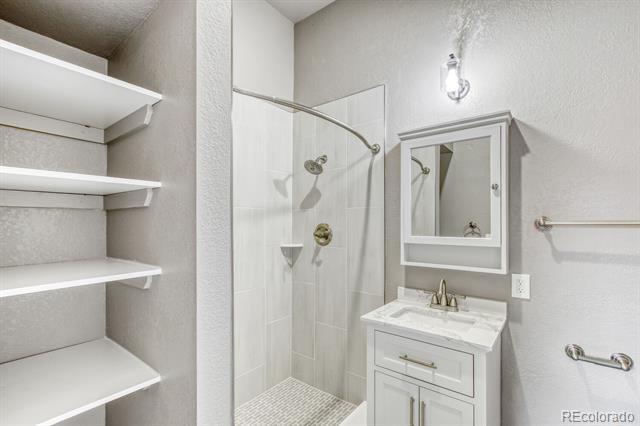 Building Photo - 5630 Webster St