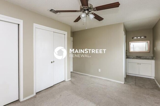 Building Photo - 3 Bedroom Pet-Friendly Home in DeSoto, TX with Main Street Renewal