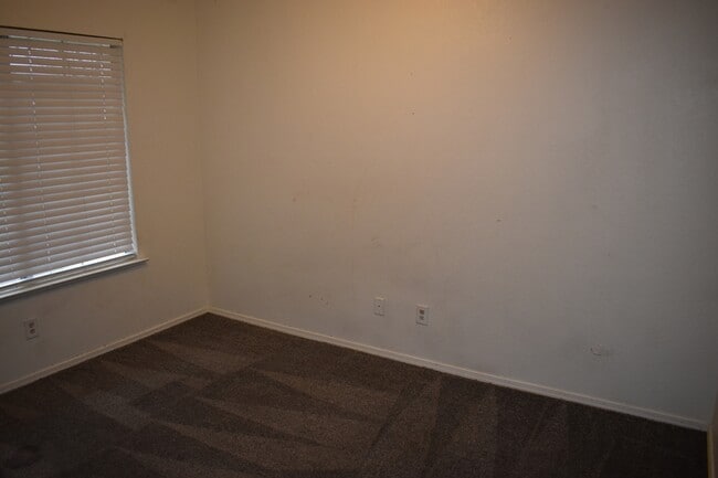 Building Photo - 872 San Pablo Ave