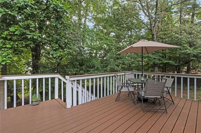 Building Photo - 69 New Brunswick Ct NE