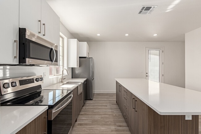 Building Photo - Monte Villagro