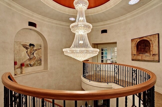 Building Photo - Waterfront Comfort with Timeless Style ava...