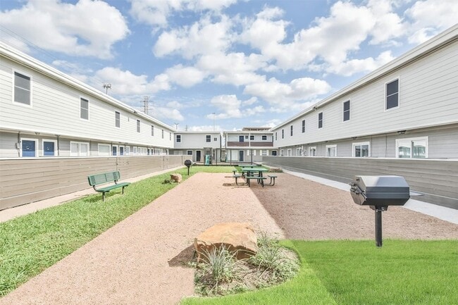 Building Photo - 8271 Stone St