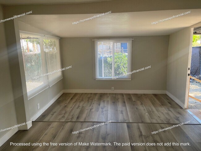 Building Photo - 15227 Plum St