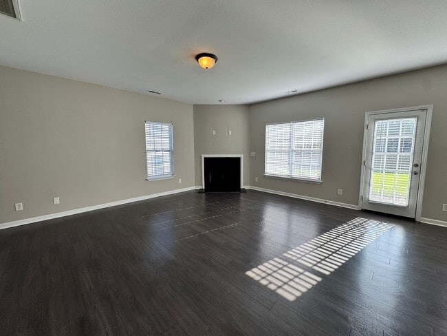 Building Photo - 803 Peachtree Meadows Cir