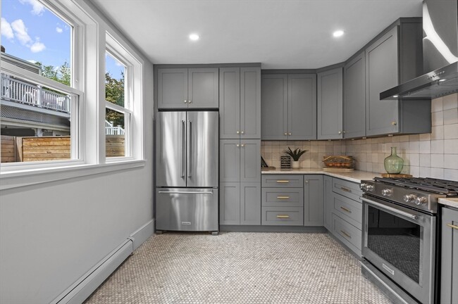 Building Photo - 137 Otis