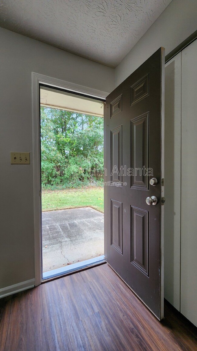 Building Photo - 634 Morton Ct