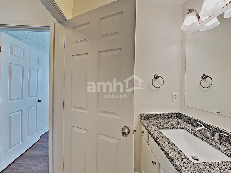 Building Photo - 5112 Greer Station Dr