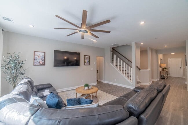 Building Photo - Coming Available!