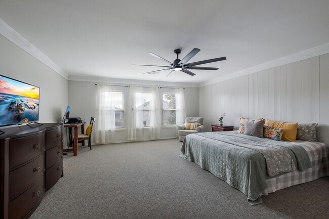 Building Photo - Patio Living with Basketball Court