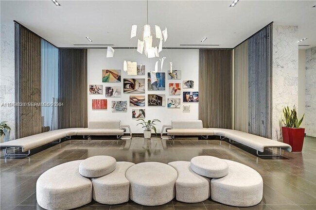 Building Photo - 1600 NE 1st Ave