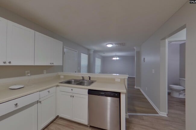 Building Photo - 121 Eagle Pointe Dr