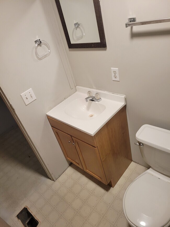 Bath - 1191 Evergreen Ln