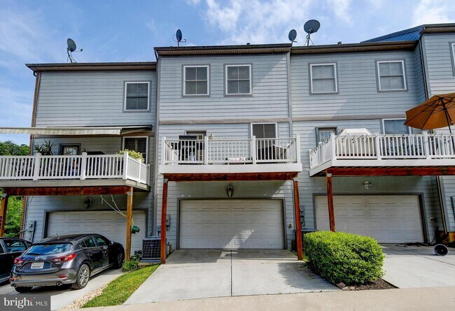 Building Photo - 2084 Clipper Park Rd