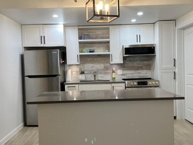 Building Photo - 1 Bedroom Condo in Vero Beach