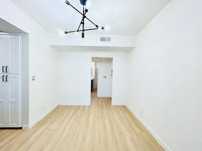 Building Photo - dun351