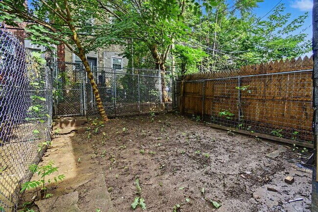 Building Photo - 5335 Willows Ave