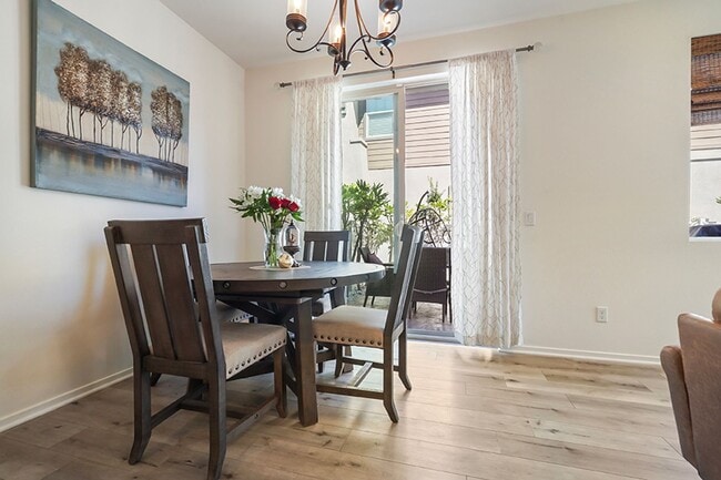 Building Photo - Beautiful TownHome in Pacific Ridge Rancho...