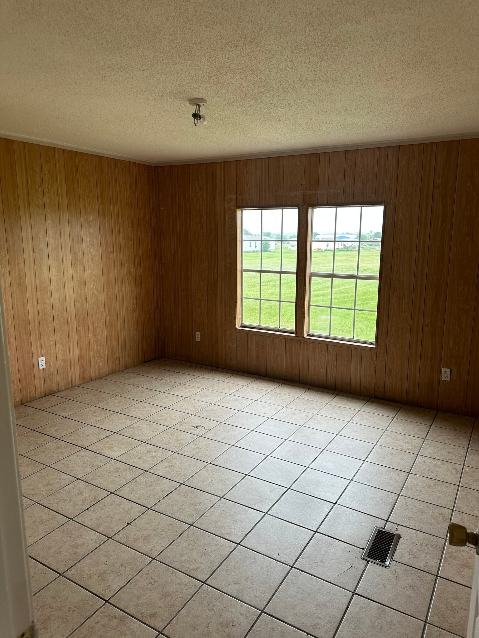 Building Photo - 375 Lorena Meadows Dr