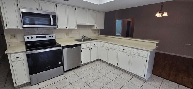 Building Photo - 2710 SW 152nd Ln