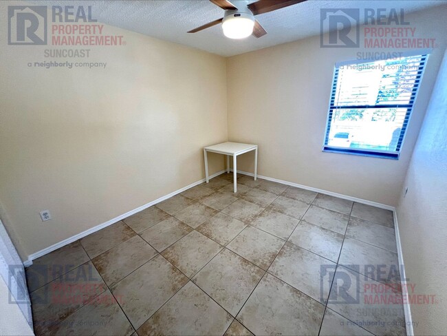 Building Photo - 631 N Orange Ave