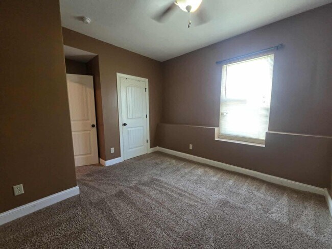 Building Photo - Spacious Home for Rent!
