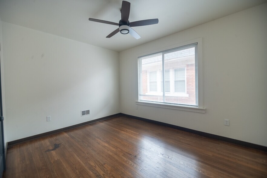 Building Photo - 2045 Calvert St