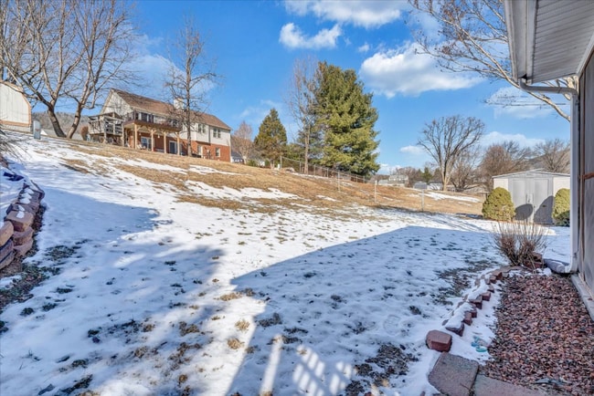 Building Photo - 518 Hillview Dr