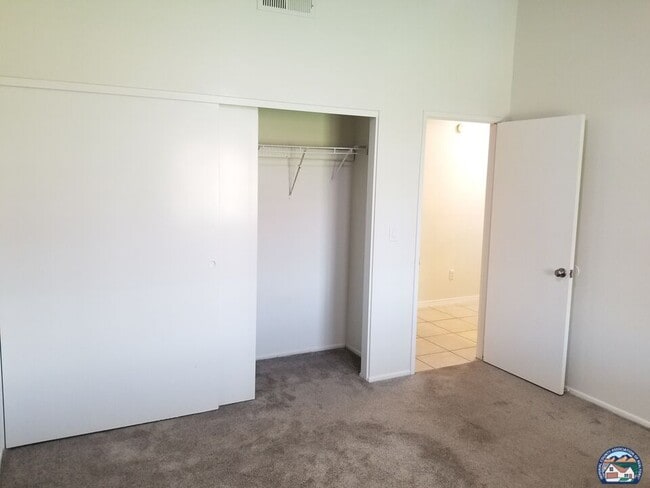 Building Photo - 417 Conestoga Ln