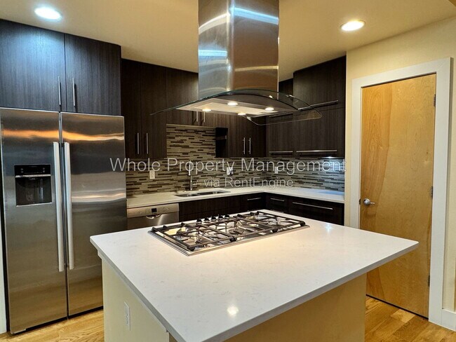 Building Photo - 3032 Zuni St