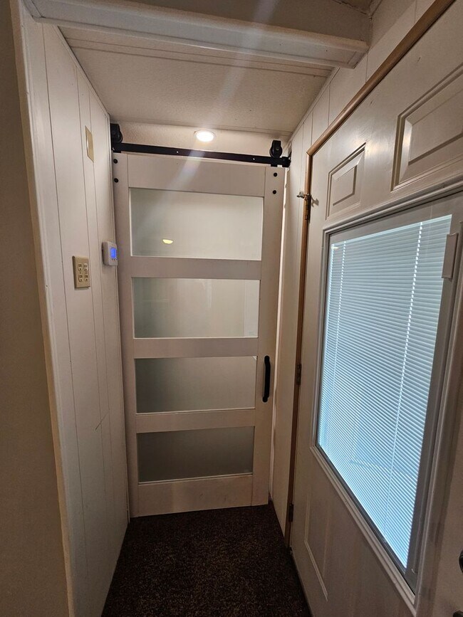 Building Photo - 2 bed/2 bath Manufactured Home in Desirabl...