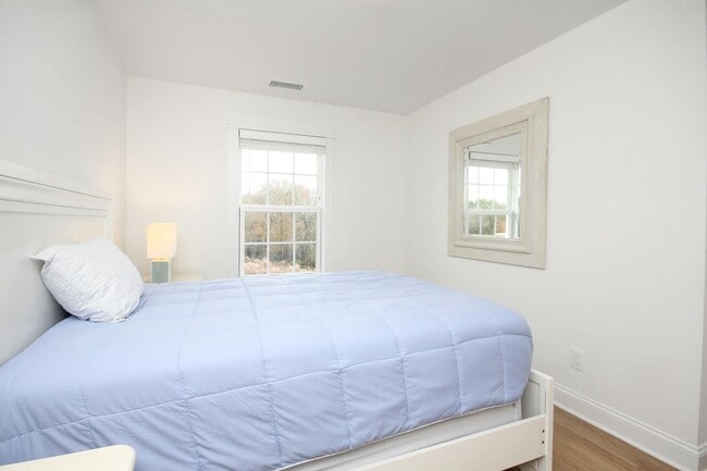 Building Photo - Luxury Three Bedroom Townhouse in Lincolnton