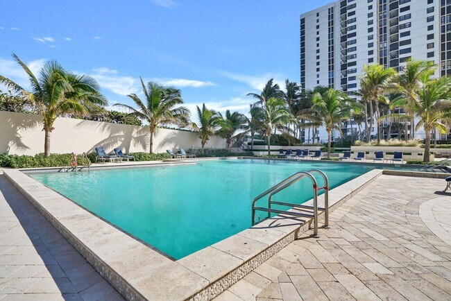 Building Photo - 5380 N Ocean Dr