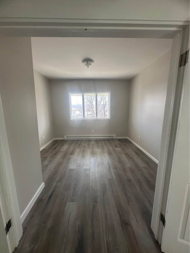 Building Photo - 1252 S 6th Ave