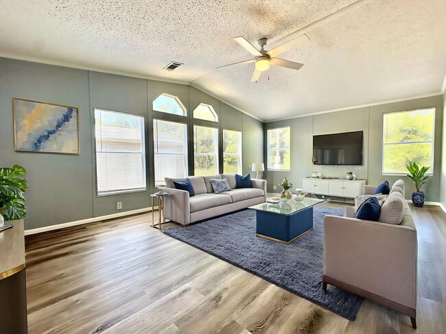 Building Photo - Privacy and Space in this 3/2 Home at the ...